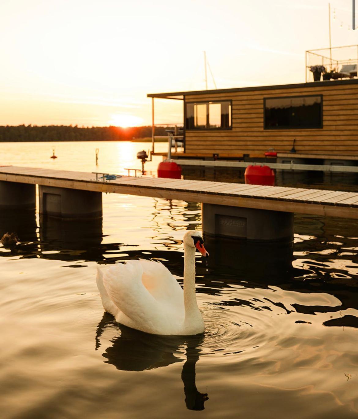 Domek Na Wodzie - Houseboat -Sauna, Taras Na Dachu, Dwie Sypialnie Mikołajki Ngoại thất bức ảnh
