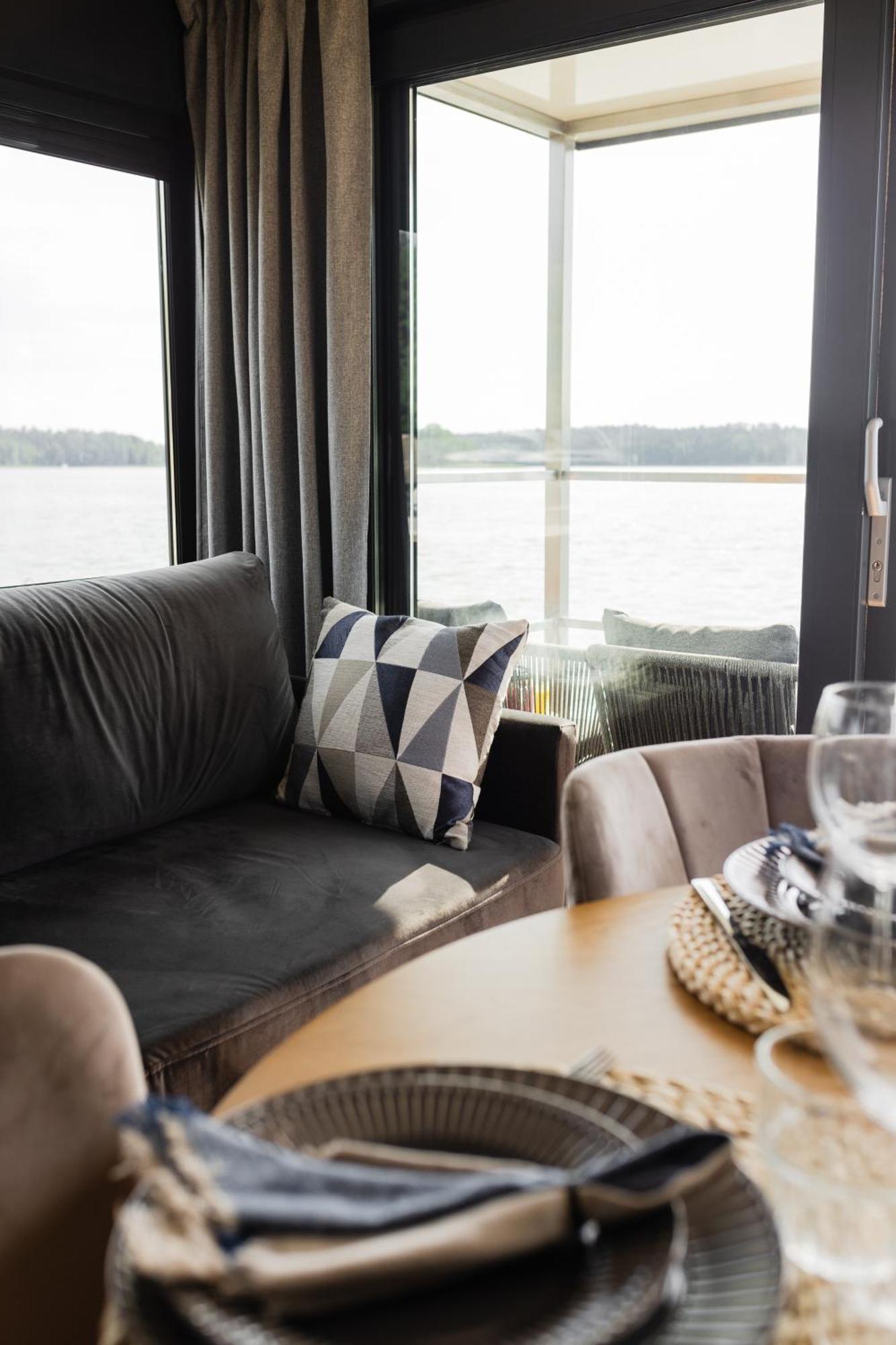 Domek Na Wodzie - Houseboat -Sauna, Taras Na Dachu, Dwie Sypialnie Mikołajki Ngoại thất bức ảnh