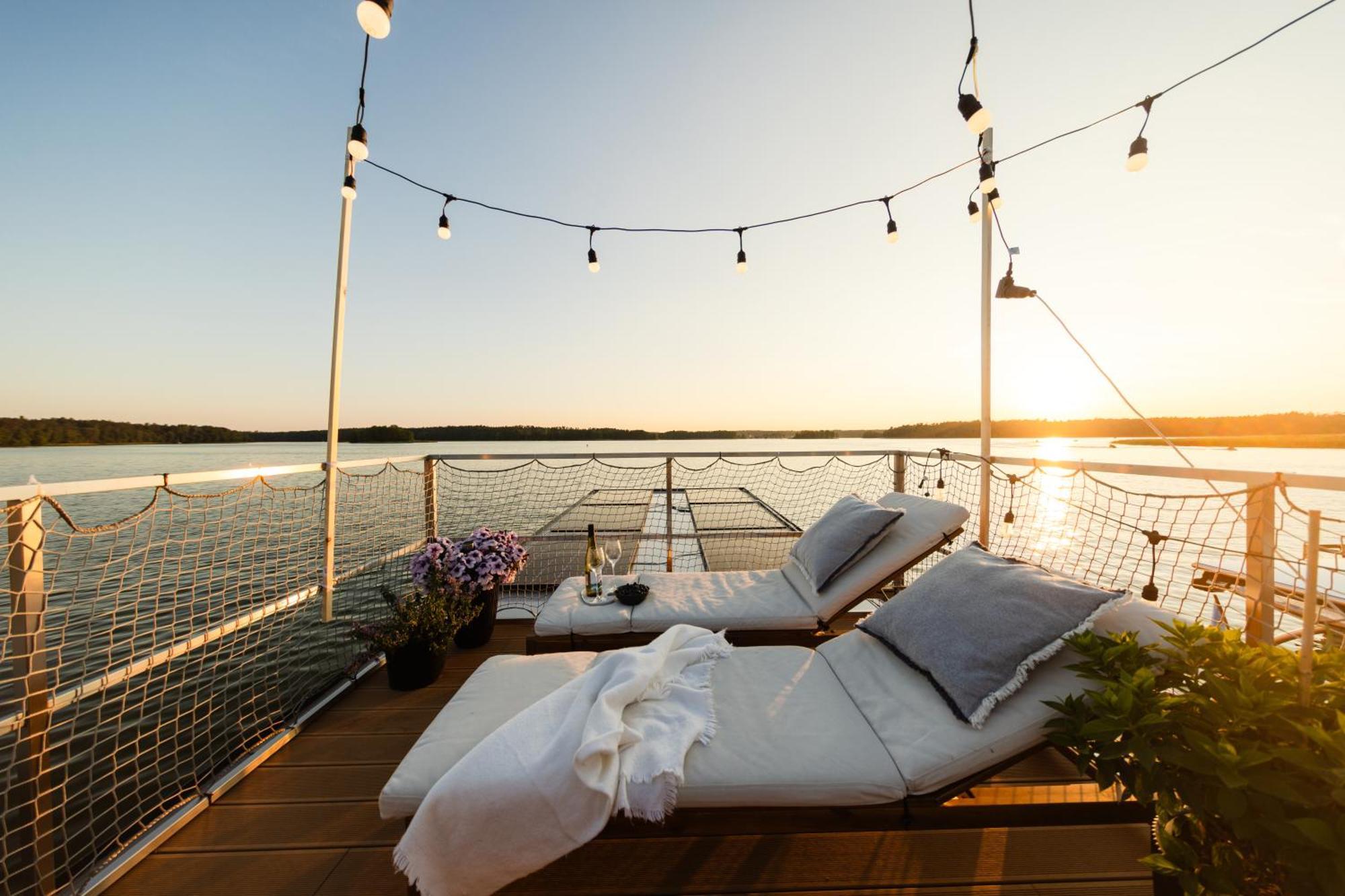 Domek Na Wodzie - Houseboat -Sauna, Taras Na Dachu, Dwie Sypialnie Mikołajki Ngoại thất bức ảnh
