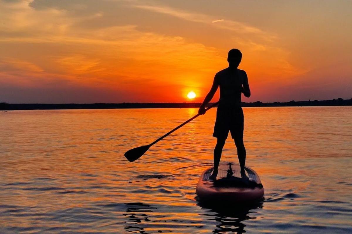 Domek Na Wodzie - Houseboat -Sauna, Taras Na Dachu, Dwie Sypialnie Mikołajki Ngoại thất bức ảnh