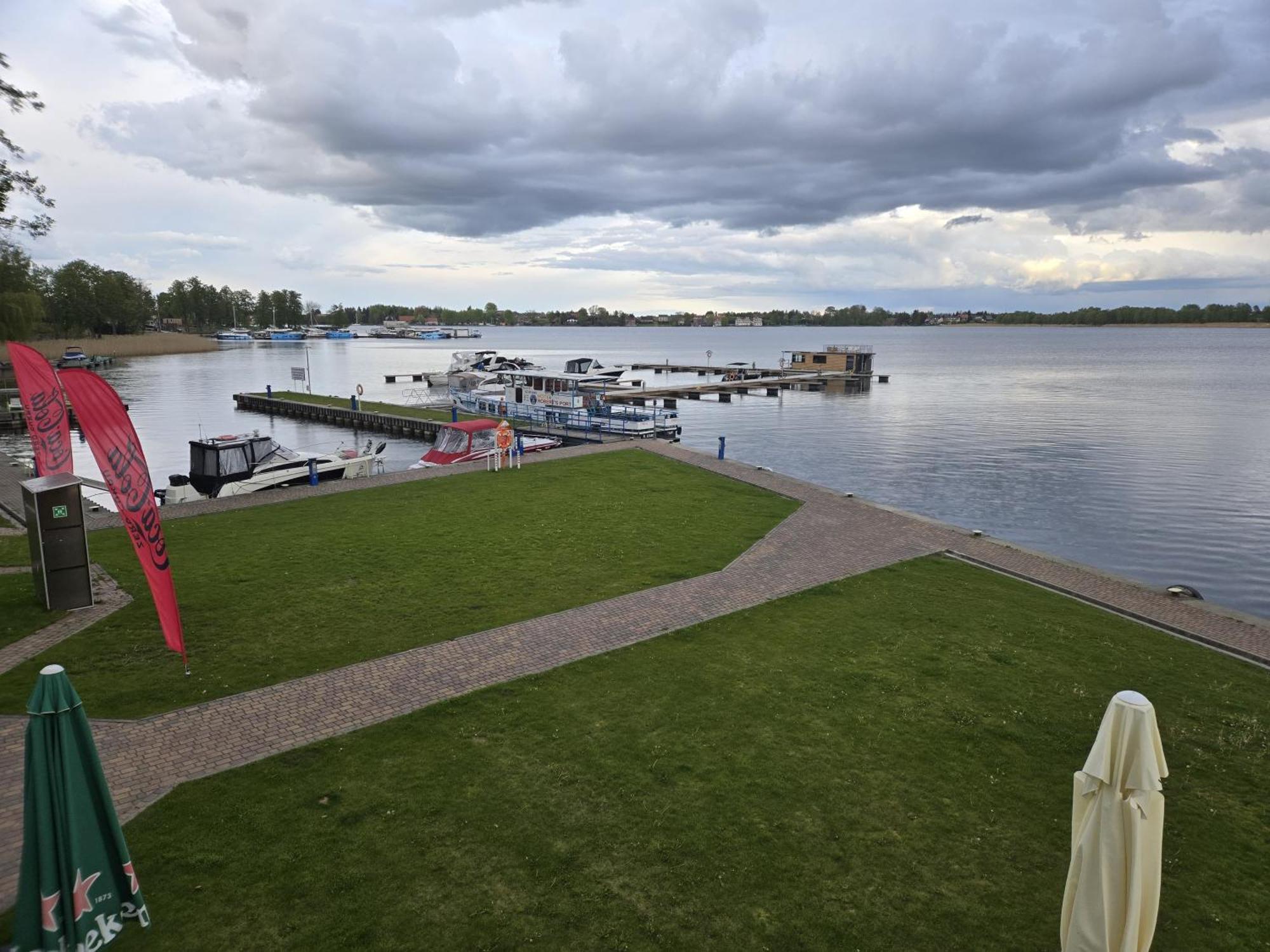 Domek Na Wodzie - Houseboat -Sauna, Taras Na Dachu, Dwie Sypialnie Mikołajki Ngoại thất bức ảnh