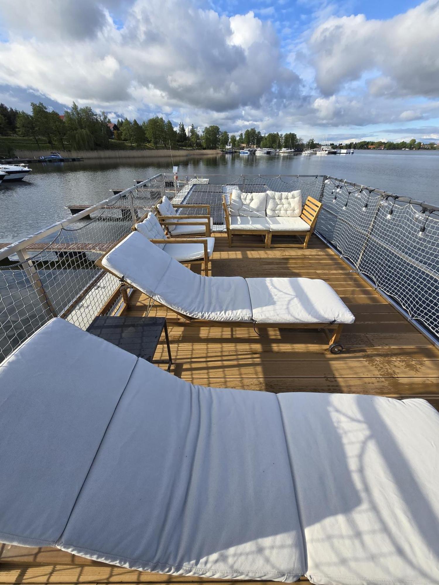 Domek Na Wodzie - Houseboat -Sauna, Taras Na Dachu, Dwie Sypialnie Mikołajki Ngoại thất bức ảnh