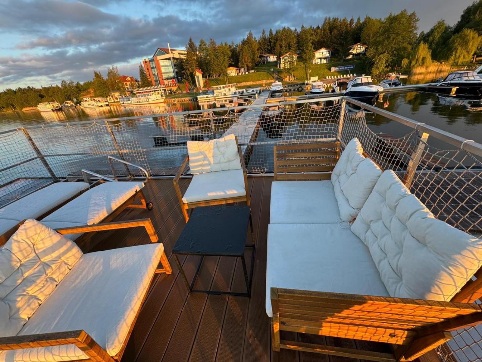 Domek Na Wodzie - Houseboat -Sauna, Taras Na Dachu, Dwie Sypialnie Mikołajki Ngoại thất bức ảnh